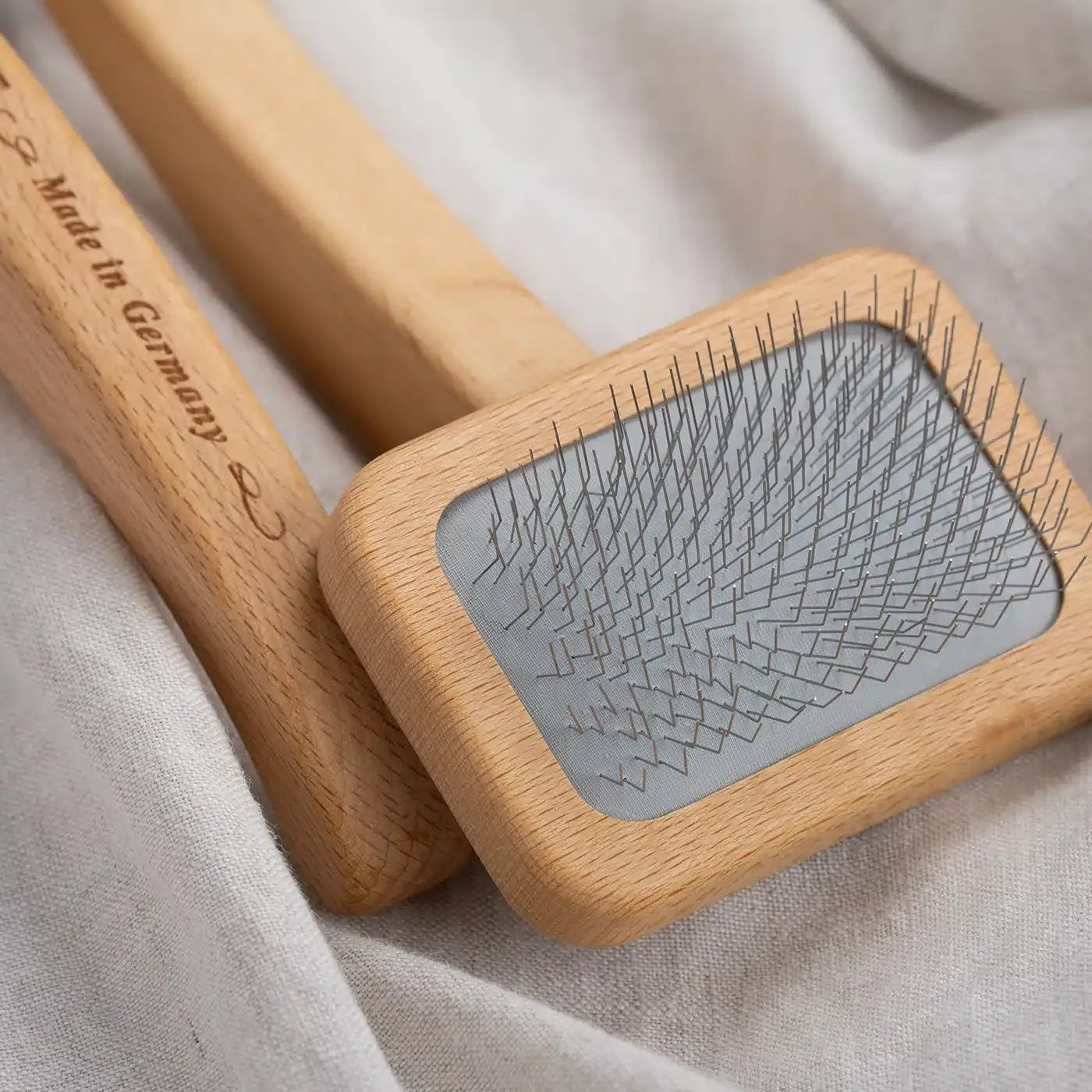 LILA LOVES IT Slicker Bürste Größe M