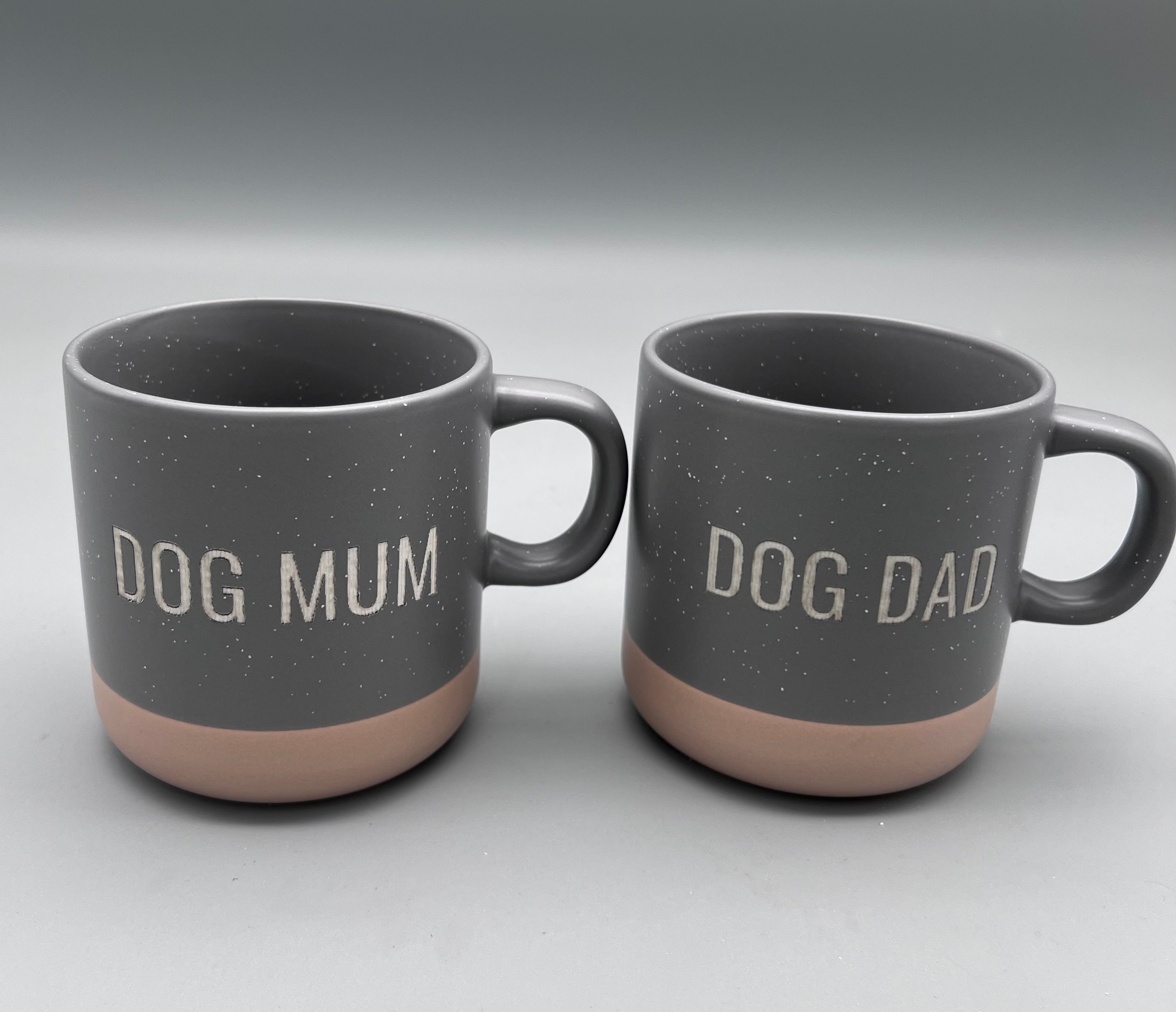 Steingut Tasse "Dog Mum“ & „Dog Dad“